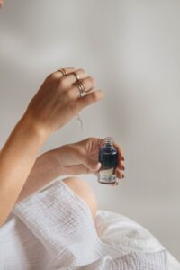 Ti presentiamo la niacinamide: la vitamina che risolve tutti i problemi della pelle